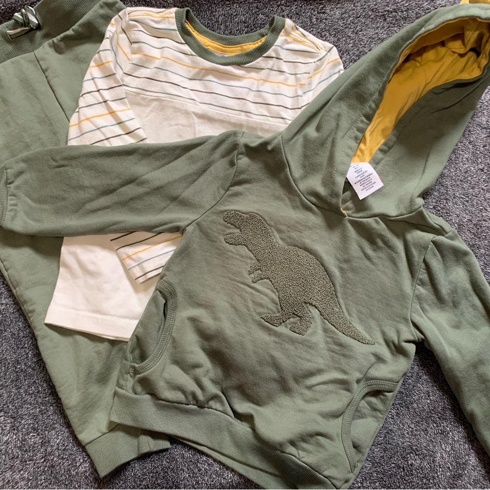 3T boys dinosaur 3 piece outfit